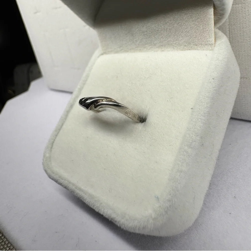925 Sterling Silver Ring Thin Band Size 5.75